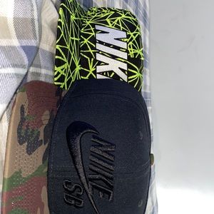 Selling Nike SnapBacks